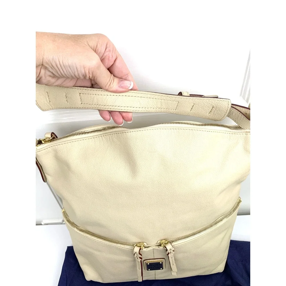 Dooney & Bourke DILLEN Cream Pebbled Leather Shoulder Bag with Dust Bag EUC